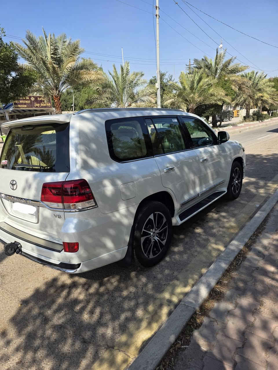 للبيع لاندكروز موديل 2021 مكفولة كفالة عامة صور السونار مرفقه بالمنشور 

الفئة(GxR) وكالة شركة ساز باب اول كراند تورنك تنفس طبيعي محرك (8) سلندر (4600)
رقم سليمانيه
سنويه للـ 2030
باسمي تحويل مباشر
المسافه المقطوعه 65 الف قابل للزياده
المواصفات:
فتحة سقف سلايت
جنطة كهرباء
تحكم سترين جهتين
كراسي كهرباء 
3 قطعة تبريد
بصمة تشغيل عن بعد
الدخول ذكي
حساس خلفي
حساس امامي
شاشة امامية
مثبت سرعة
زراك لايت
ويل كب حجم 20 كروم
لايت زنون عالي + ناصي
تخم تاير جديد
دبل ماوس
ثلاجة داخلية  
مغلفه ppf كل السياره ضمان 10 سنوات بالتغليف
مكان السياره ميسان العماره
للاستفسار 
***********
