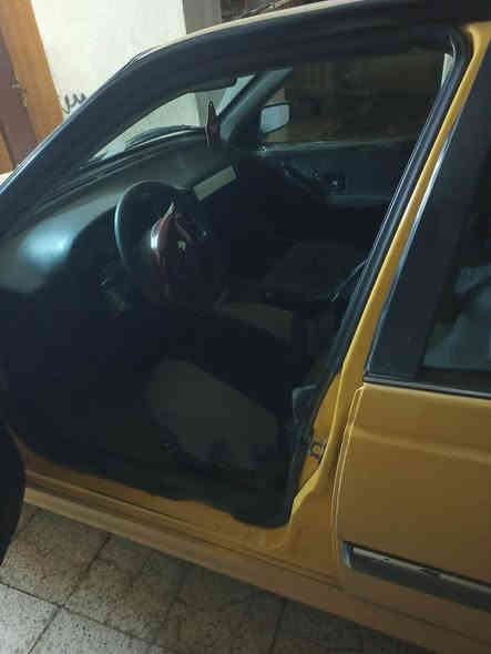 بيجو بارص 2013 ضربه جاملغ خلفي فقط مكينه كير تبريد 
خير من الله اتصل ممتواجد فيس *********** 35بيها مجال قليل
