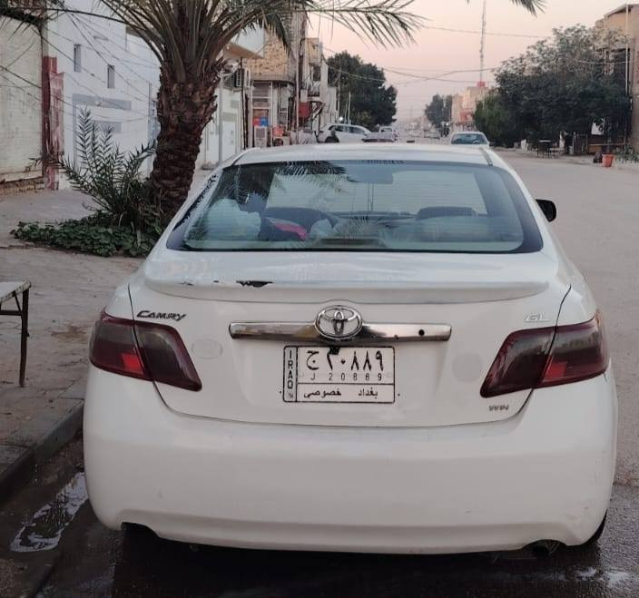السلام عليكم للبيع: تويوتا كامري 
الموديل:2007
الوارد: خليجي 
المحرك: 4 سلندر (المحرك المرغوب 2400).
 شاشة ايباد، كاميرا خلفية.تبريد قطعتين ثلج 
السيارة منظومة بانزين + غاز 
السعر: 83 وبيها مجال 
المكان: النجف حي النصر
للاستفسار :  ***********
