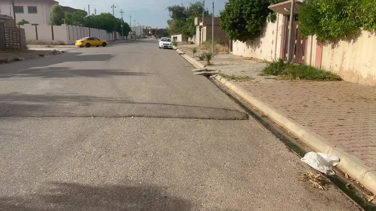 دار 🏠 للبيع طابو صرف بئسم شخص واحد في كركوك
حي العلماء قرب مدرسه ابن خلدون 

الدار 🏠 للبيع مساحته 400 متر ركن 

يحتوي على
1-استقبال 7x6
2-غرف نوم عدد 4
3-مطبخ حار +مطبخ بارد
4- حديقة 100متر
5-صحيات خارجيه + وداخليه 
6-غرفه نوم وحده طابق ثاني 
7-يحتوي علا قاط ثاني ليسه كامل 
8-خدامات كامله 
للأستفسار اكثر اتصل علا الرقم
*********** 📞
