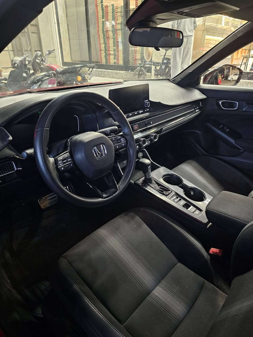 هوندا سيفك 2025 سبورت محرك 2000 سبورت تنفس طبيعي ماشيه 3000 الف تبديل بنيد ودعاميه فقط بدون دواخل شاصي ولغد سليم  وبارد قليل بالباب الخلفي والجاملغ حره بدون رقم تترقم حسب رغبة المشتري السعر 143 وبيها مجال بسيط للاستفسار 
***********

