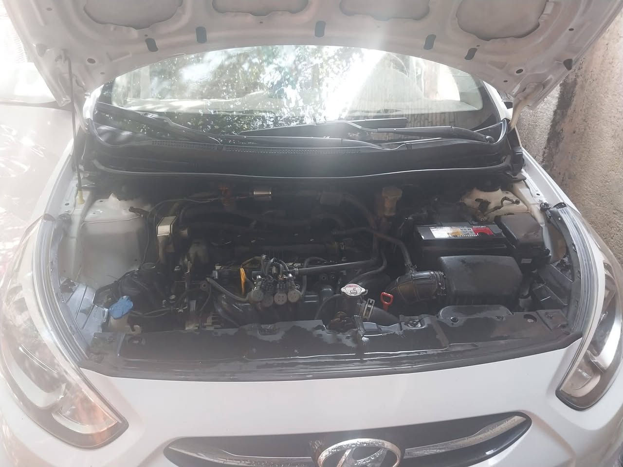 اكسنت 2016محرك 1600 دوش وارد خليجي رقمها ميسان السعر 118 وبيه مجال بسيط التواصل ***********
