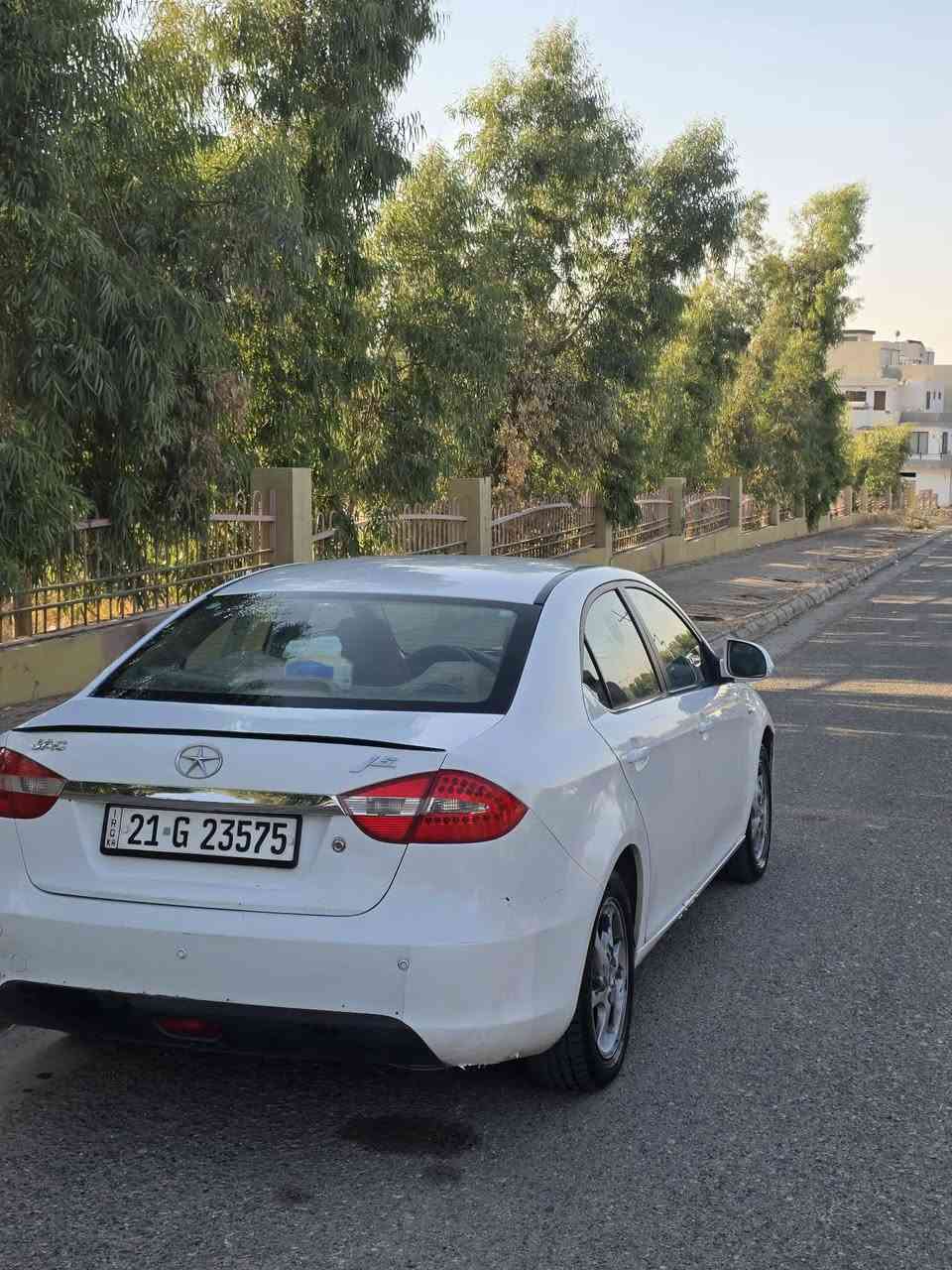 جاک j5   گەورە مەکینە زنجیر  مودیل 2012 گێڕ عادی  گێڕومەکینە بەشەرت یەک پارچەی بۆیاخە بێ ناوگرتن کارتی بەنزینی لەگەڵە  سەیارەکە جوانەو ماڵی دۆستە سەیارەی مەعرەز نییە و  بێ کێشەیە سەنەوی تاوەکو 2029 تازەیە بەشەرتی تەحویل نرخی 72 گەڵاو مەعامەلە
***********
***********
