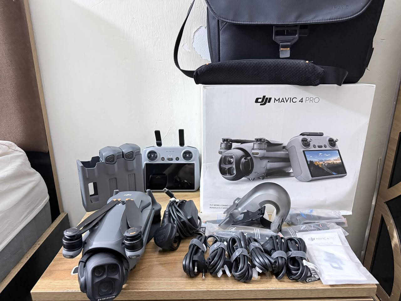 السلام عليكم 
dji.   
MAVIC.  4.    PRO.  KOMPO. SMART
مافك فور برو كومبو سمارت 
درون نضافه 100/100 
مكفوله من شخط جدااا نضيفه 
ستعمال قللللليل 
السعر وكل التفاصيل داخل الاستوري 
مكاني بغداد الاعضميه 
***********
