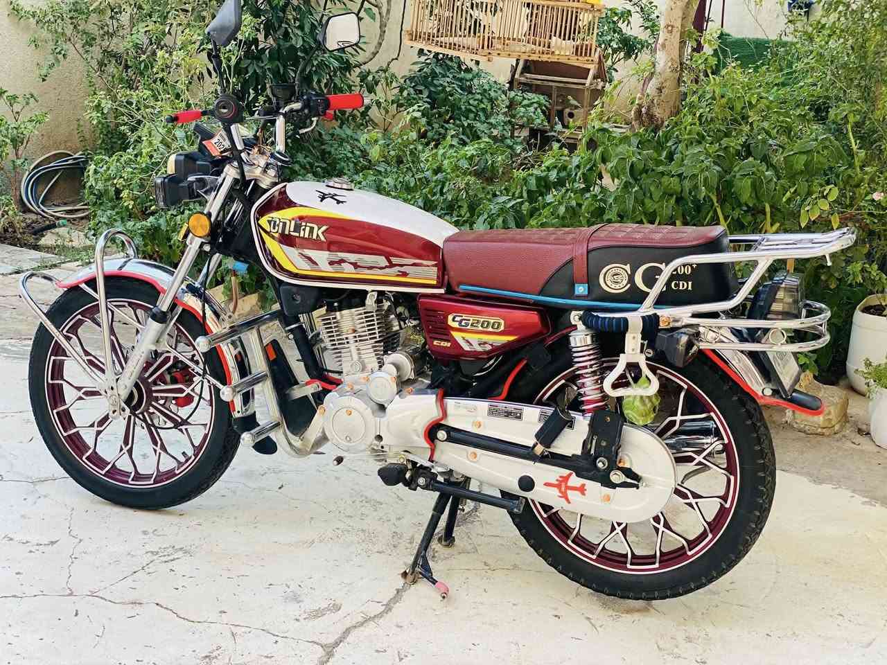 سلام عليكم دراجة سيفان سونك دراجة موديل 24 بس زيرو مماشية فدنوب مال خزن مكاني ديالى شهربان سعر سبعمية وخمسين  قفل قفل بدون معاملة ***********
