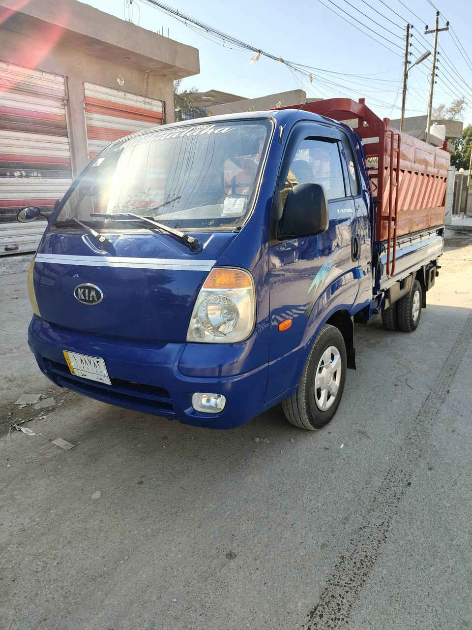 السلام عليكم 
كيا للبيع موديل 2007 رقم بغداد تحويل مباشر 
مكينه 2700 مفتوح لاصرف لا بخار جديده 
مكفولا من ضربه فقط صبغ جماليه اثر جراد 
شاصي مكفول تخم تاير صدر مشط باور كله جاهز 
سعر 80 مكان بغداد ه‍ *********** 
غير متواجد عل انت اتصل وتدلل
