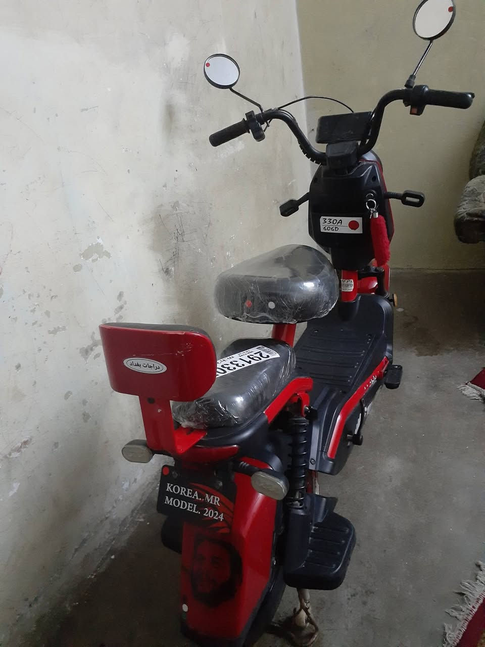 السلام عليكم
ماطور شحن للبيع 

1-حجم 14 
2-شركة KOREA  MR
3- لايت عالي ناصي 
4-اشاير يمين يسار 
5-بصمه ومفتاح 
6- بطاريات 4
7-تاير جوب ليس 
8-مرايات 
9-     3 سرعات 
10 -هورن 

السعر 225 وبي مجال 
للاتصال والاستفسار:***********
