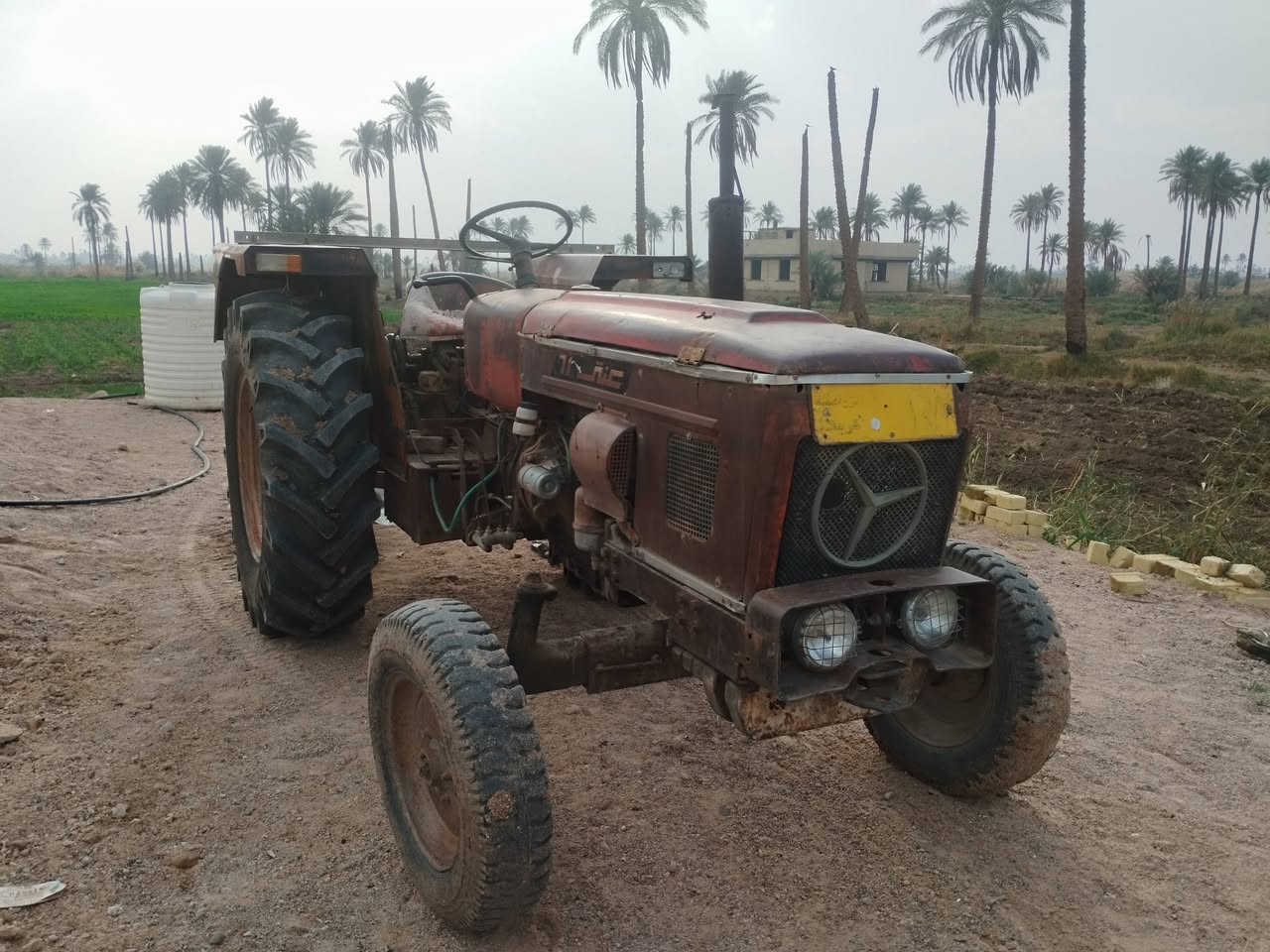 عنتر موديل 1984رقم وسنوية بدون تحويل جاهزة من كلشي محرك وكير وحدادية وجهازه رفع تايرات و لايتات و سلف وباتري نكرة سلف شغال من كلشي خير من الله ما بيها نقص كشر نظيف السعر4 مكاني كربلاء طويريج ***********
