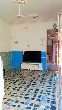 تم تنزيل السعر لان مستعجل عل بيع السعر 47 بي مجال بيت مساحته 90 غرفتين...