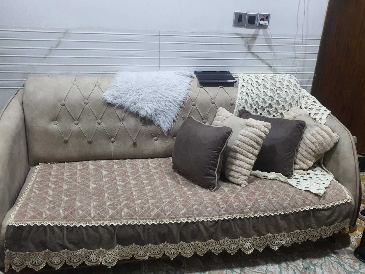 تخم عدده خمسه 
مع اربع طبلات 
سعره750
رقم ***********
