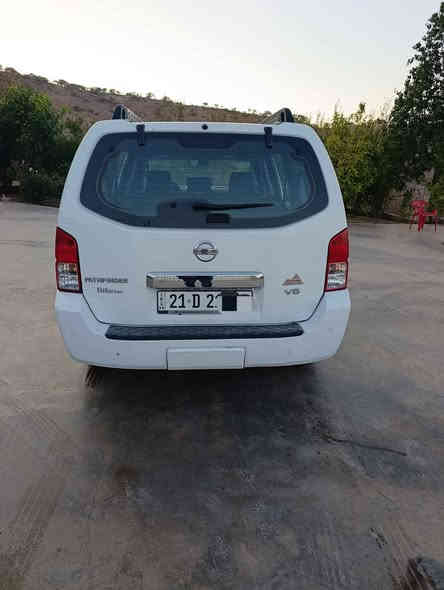 نیسان پاسفنده ر 2006 خه لیجی V6 لۆک یه ک بست سبوغی هه یه دیاریم کردیه مه کینه ی نه کرای ته وه گێر و مە کینە ته برید تاخم تایه توند و تۆلی غرامه به ناو کردن به شه رت هیچ مه سروفی تیدانیه سحری 90 وه ره قه و که مێک مه جال شوێن مسیف کۆڕێ 
*********** شقلاوة
