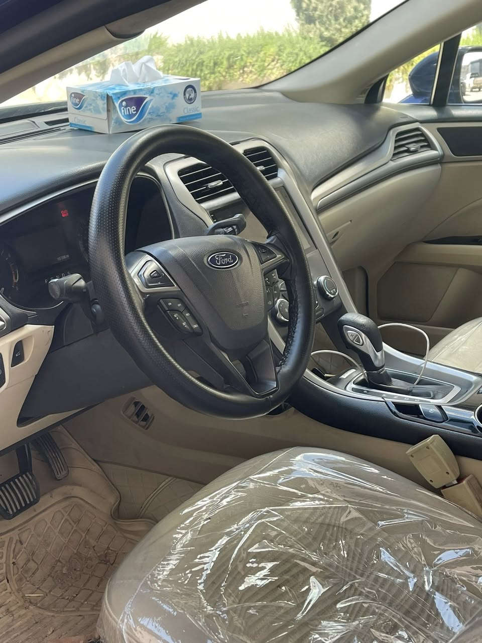 سلاوی خواتان لیبی
فۆرد فیوژن٢٠١٦ مواسافات SE کوشن کارەبا تەبرید مەرکەزی شاشە ئایپاتی بۆ بەستراوە ٢پارچەی بۆیاخە بۆنیت جاملخ بی ناو گرتن رەقەم سەنەوی تازەیە بە ناو خۆمەوەیە
١١٠$
ناونیشان.سلیمانی
ژم.***********
