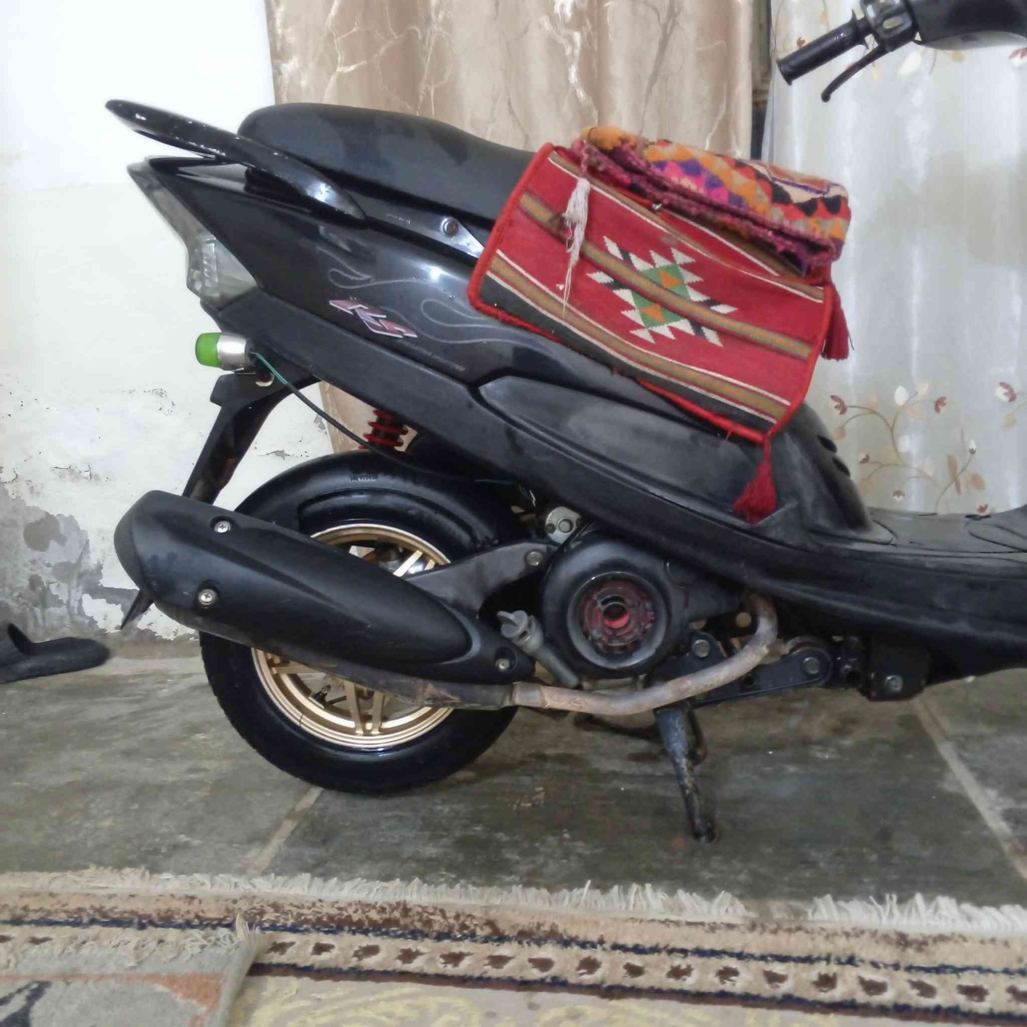 سلام عليكم دراجه للبيع ماكس عدله صاله شهرين نازله من رمبه بوشه 49بلاد دراجه صبانه ما ممدوده عليه سلف هندر مكاني ديوانيه سعر 850  للتواصل رقمي /***********
