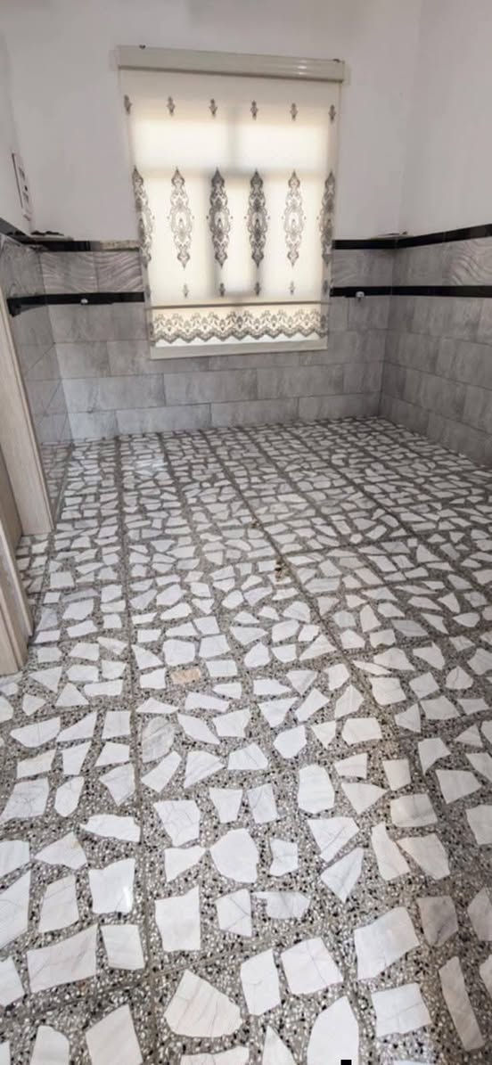 للبيع للبيع دار سكني ملك صرف طابو الزهورشرط الوكاله والتحويل مقابل البيت حديقه المساحه ٣٠٠ م / مساحه البيت  / 100 م مربع ركن طابقين/ طابق ١غرفه نوم وهول واستقبال وصحيات ومطبخ وكراج وطابق ٢غرفتين نوم وهول وصحيات وسطح الموقع الموصل الجانب الأيسر حي السماح الثانيه التقطيع الجديد خلف دائره الكهرباء السعر ١٣٠مليون  وبي مجال /  للتواصل والاستفسار:
📱 *********** / زين 
📱 *********** / كورك 
📛 ابو ياسر للعقارات / نستقبل جميع العروض في احياء الموصل /
▪️ سكني 🏡
▪️ تجاري 🏬
▪️ دواَنم وأراضٍ استثمارية 🌟
