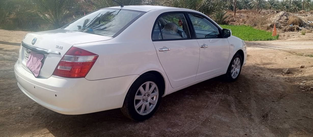 سلام عليكم جيلي موبل للبيع موديل 12 تبريد شغال حداديه مكفوله كفاله عامه ما عده طخات موضحات بل صوره السعر 65 مكان بابل ابي غرق للاستفسار. ***********
