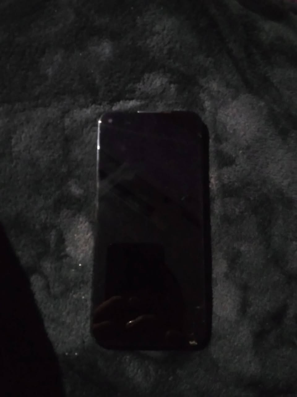 سعرة 35 وبي مجال يشتغل كلشي ما بي بس كامرته مغوشة
***********
