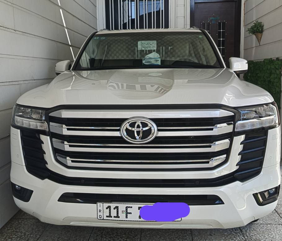 السلام عليكم ورحمه الله وبركاته ،،
تويوتا لاندكروزر موديل 2022 GXR شركة تويوتا العراق - ساز - لون ابيض صدفي، تطبيق باب اول 3 شاشات ، كار بلي ،،  رقم بغداد الجديد باسمي، محرك 4000 تنفس طبيعي العداد / 23 الف ،، سيارة مكفولة بحالة الوكالة بدون اي عيوب  نظيفه جدا جدا استعمال قليل ،، تشغيل عن بعد 5 بصمات  ابواب, باب خلفي كهربائي ، كراسي اثنين كهربائي كشن جلد  تدفئة و تبريد ، ثلاث شاشات ايباد اصلية تطبيق تحكم ستيرن جهتين ، كروس سرعة ، ثلاجه  سلايت روف شاحن لاسلكي هاند بريك كهرباء ،، حساس امامي وحساس خلفي خلفي ، كاميرا خلفية ، المري كهربائي قلابة ،،،، ويل 20,, كروس سرعة ، أوتوا هولد ، إضافة الى المواصفات الاخرى  ،،
السيارة ضمان شركة تويوتا - ساز ، تبديل الدهن في الشركة سيارة ،،، العنوان بغداد الكرادة،
السعر 101 مليون،، 
للاستفسار  ***********
