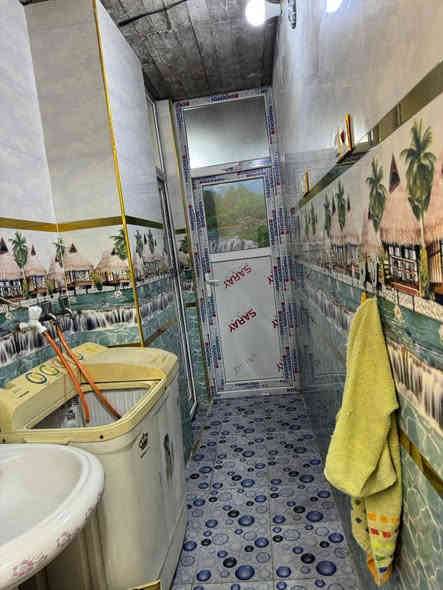 السلام عليكم بيت للبيع طويريج جمعيه قرب مدرسه المستقبل المساحه 150 واقع حال 160 يتكون من استقبال/صاله/غرفه نوم/مطبخ/مجمع صحيات السعر 70وبيه مجال *********** كربلاء
