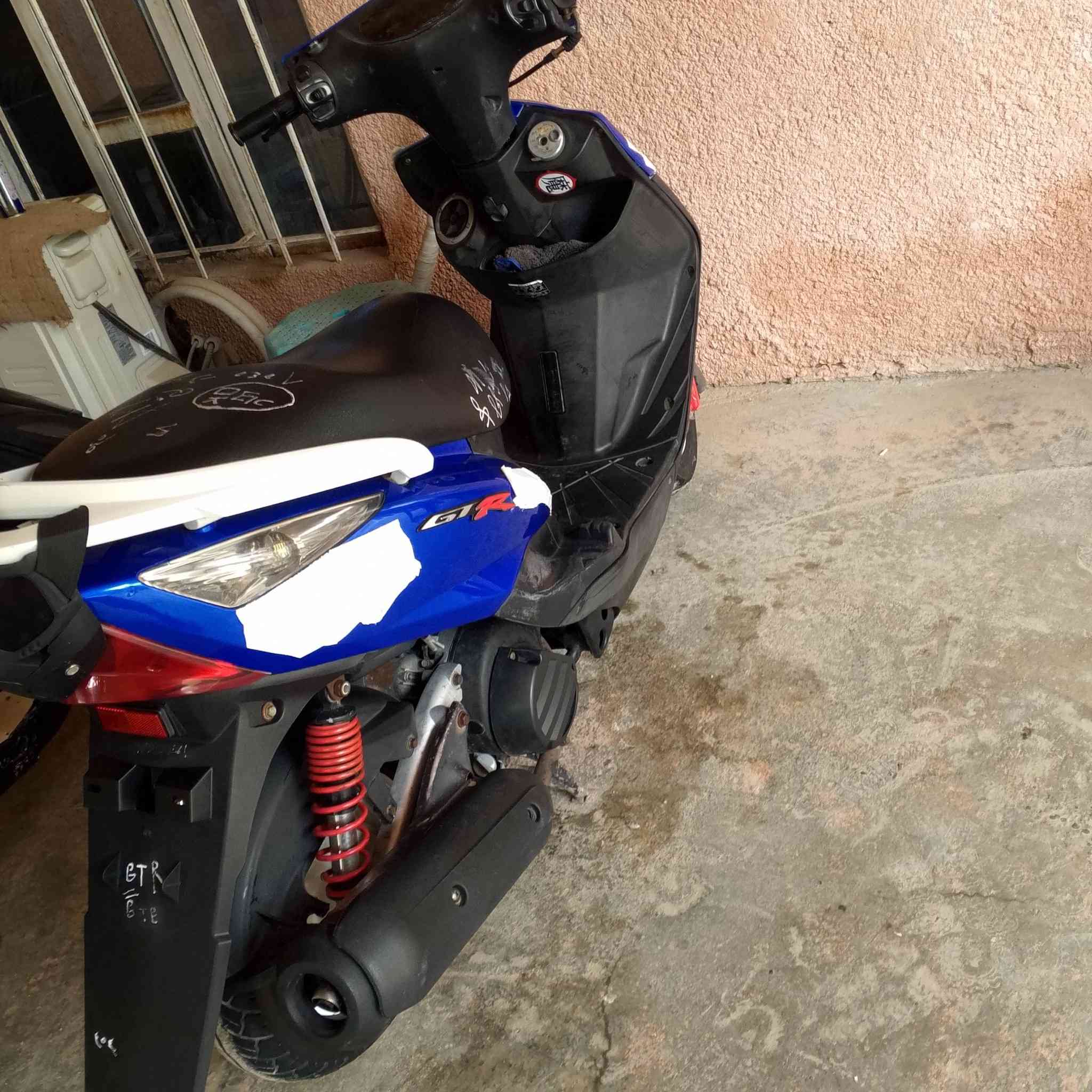 سلام عليكم  من رخصت مدير الكروب دراجة ثعلب 140 البيع
دراجة جديدة قبل اشهرين من نزلت رنبة 
دراجة شغالة كلشي شغال بيهة 
شارة يمنة و يسرة  شارعة دبل شغالة 
لايت عالي وناصي و رماش 
ليت سكن شغال خلفي ومامي  يشتغل ضوة بريك 
هندر و سلف شغالة كلة بلادي وصلي 
دراجة  دوس البربك الخلفي تشتغل سلف 
دراجة خير من الله الى ياخذهة يترحملي جدي سابع 
دراجة سعرهة 800 وبيهة مجال *********** يوجد وتساب و مرسلت صفحة عنوان بغداد تاجي
