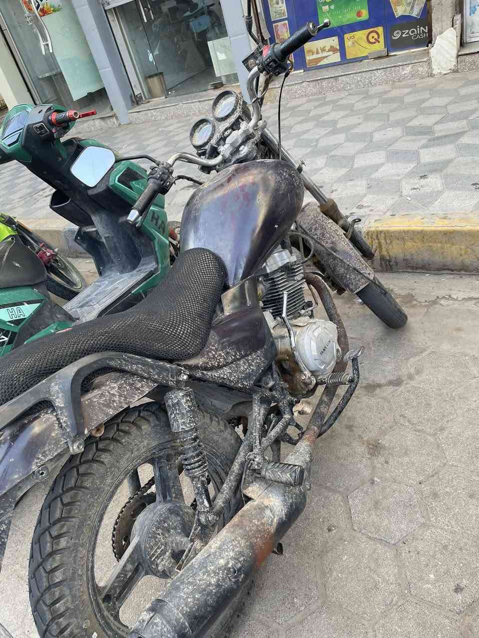 السلام عليكم
ب 250 الف قفل

دراجة دايوان شكل كلاسيك
محرك 200cc
كهربائيات كلهة شغاله عدا ال اشاير
دراجة حلوة وكاعدة
الدراجة شغاله نكرة سلف

صالنصه مصافيهة طاكة!!

دراجة مهمولة شوية يرادلهة تضبضب ❤️

مكاني رمادي شارع السينما 

مصطفى الراوي// ***********
