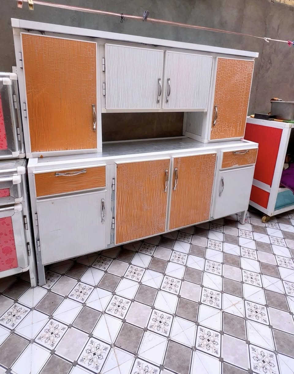 كاونتر للبيع الطول مترتين ***********
