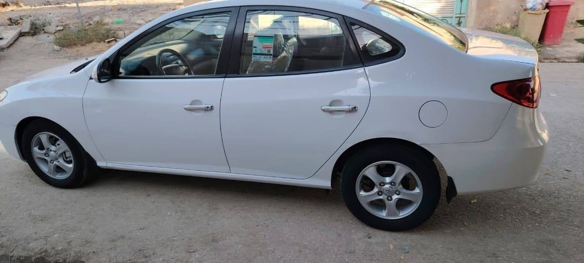 السلام عليكم النترا موديل  2011 خليجي محرك 2000 رقم بغداد الدولي الجديد باسمي فول مواصفات فتحه اشاير بالمري بدون صبغ مكفولة كفاله عامه ملاحظات بسيط جدا 
السعر 117 مجال بسيط جدا 
***********
