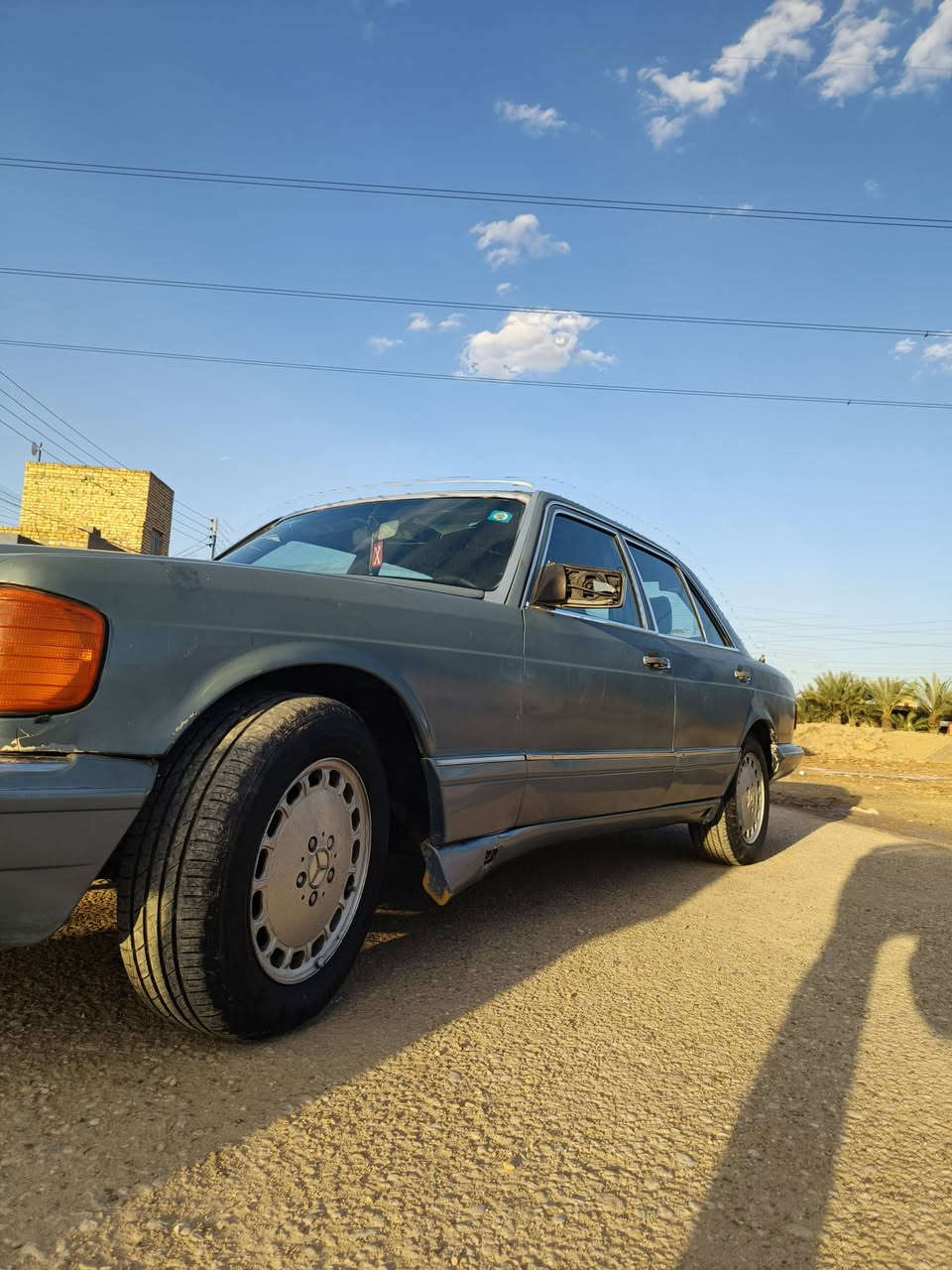 بسم الله
مارسيدس رئاسي 
السياره وضع البلاد كله شغال تبريد 
نكره سلف حداديه صدر كلها جاهزه 
السياره  عوزها شويه ترتيبات لين مهموله 
محرك السياره 6سلندر 
مكان السياره ميسان 
رقم انكليزي بابل 18 تحويل ثاني يوم شرط 
كما موضح بلصوره السياره شويه جارده 
باقي التفاصيل ***********
