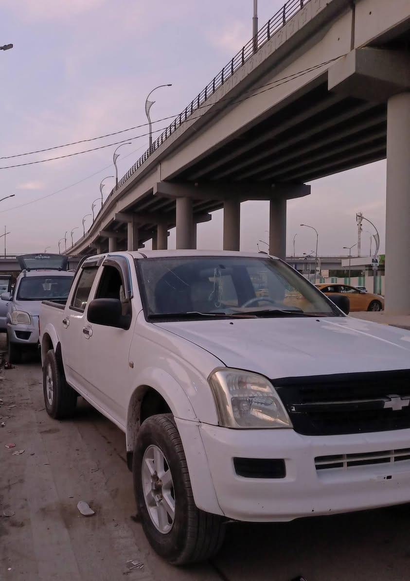 سلام عليكم
لوف جديده متعوب عليها صارلها سنه عندي وتعبان عليها حيل مابيها ايي نقص بيع او مراوس بلاندكروز  مزاد  ابي موديل 2006 2004. 2003 بسعر مناسب ***********
