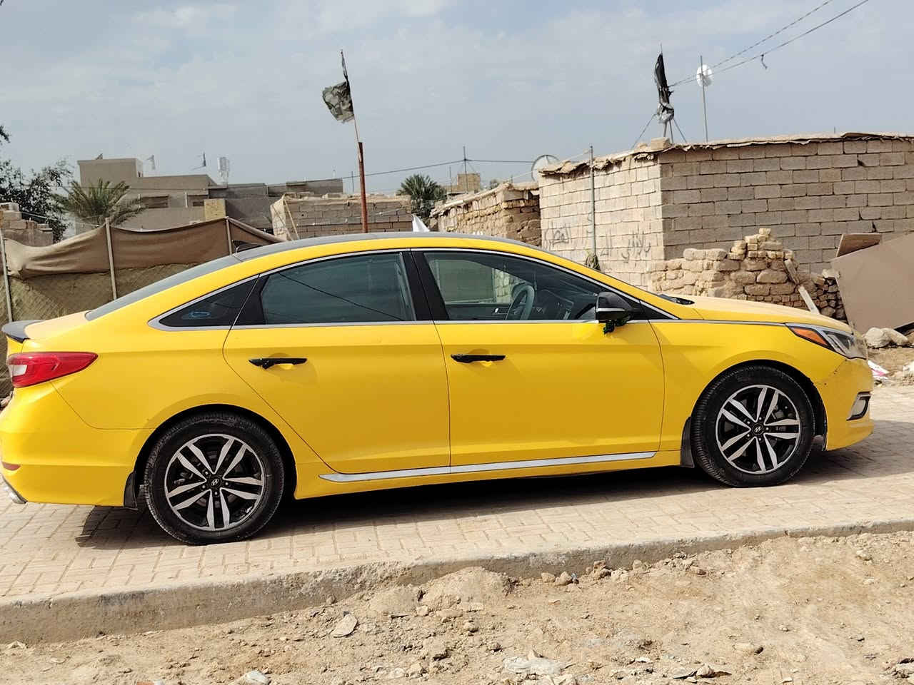 سلام عليكم سوناتا مديل 15شكل 17مكينه وكير كفاله سيارة فول مواصفات بصمه بنو رامه كشنات جلد تدفهه تبريد قطعتين سيارة بسمي  ما متوازي عل مداور ***********
