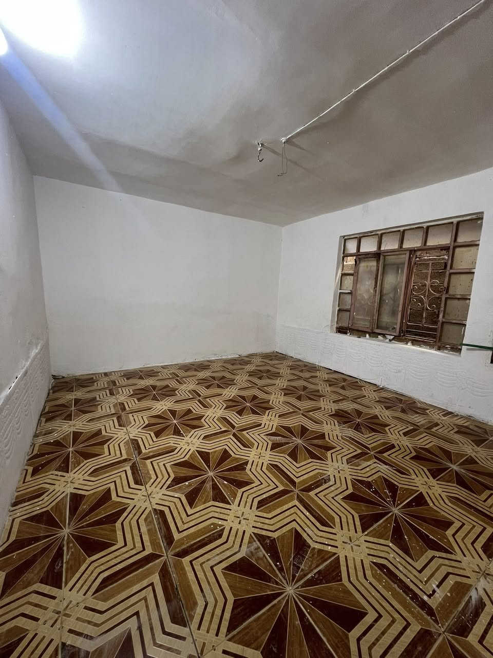 دار المساحة 100م طابو زراعي سند 25اقرار محكمة 
يحتوي على استقبال مطبخ صالة غرفة نوم 2 صحيات داخلية وخارجية 
السعر 25 مع المجال 
العنوان كربلاء العطيشي حي عصام قرب المدرسة 

للأستفسار أتصال ***********
