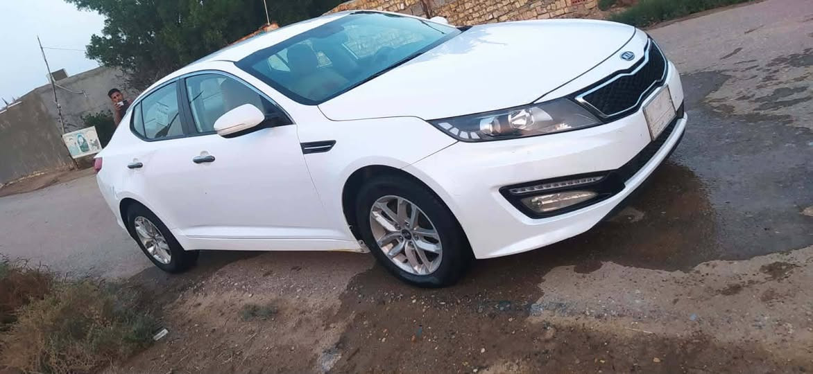 سلام عليكم كيا اوبتيما للبيع موديل 13 خليجي مكينه 2000 بيه جاملغ وبنيد مبدلات جهت سايق دوس بيه تعمير سياره جاهزه مكينه وكير خير من الله حداديه جديده سعره 115 وبيه مجال الطيبين مكاني ذي قار قضاء الشطره ***********
