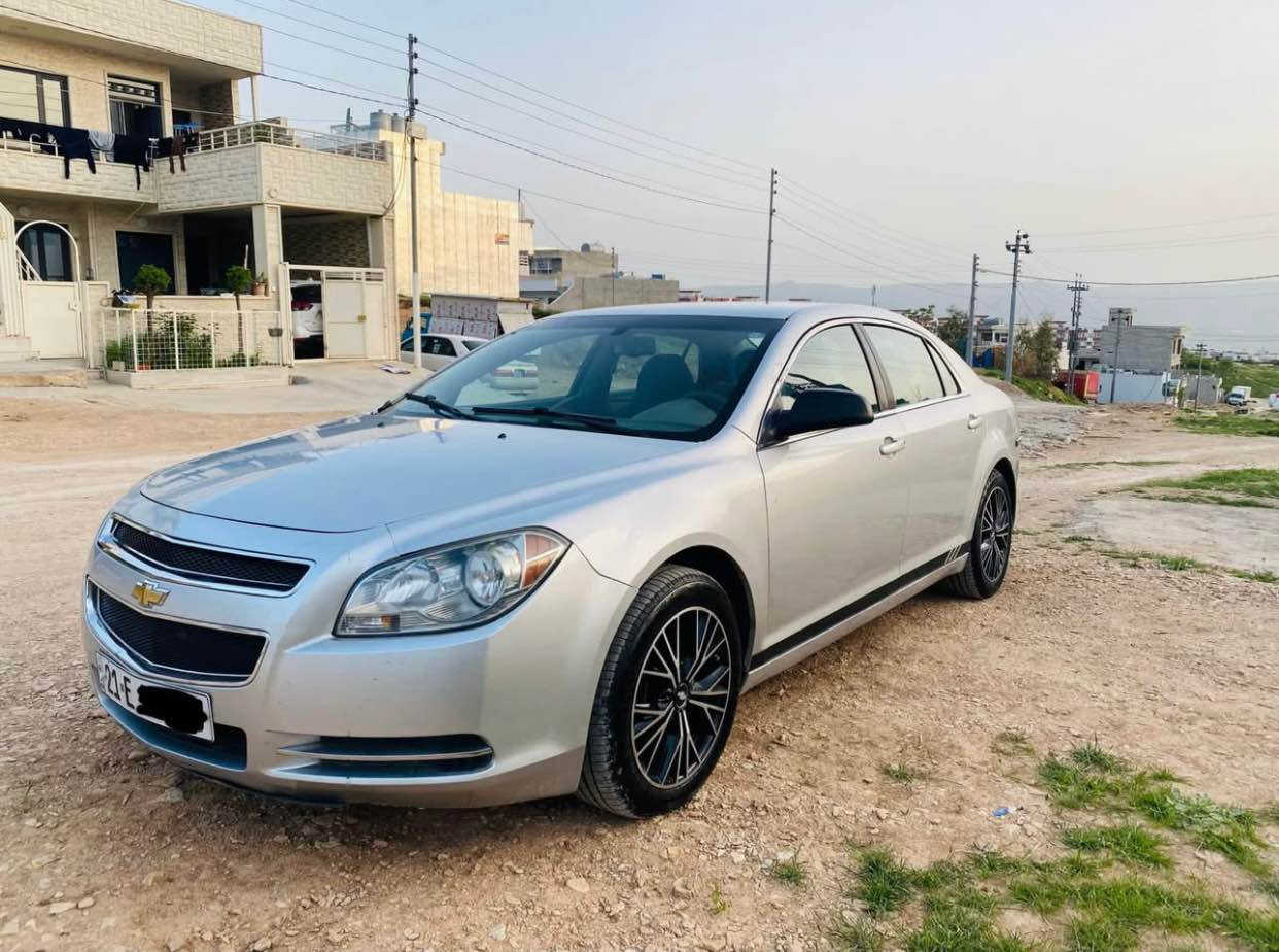 مالیبۆ ٢٠١٢  بێ بۆیاخ 
تەنها کەمێک ساردی هەیە 
سەنەوی و ژینگەی تا ٢٠٢٧ تازەیە 
گێڕ و مەکینە بەشەرت 
تەقەو رەقەی بەشەرت 
چوار تایەی تازەی لەژێرایە 
نرخ ٧٨ گەڵا و معامەلە 

0771 948 49 34
0770 148 8192 السليمانية, العراق
