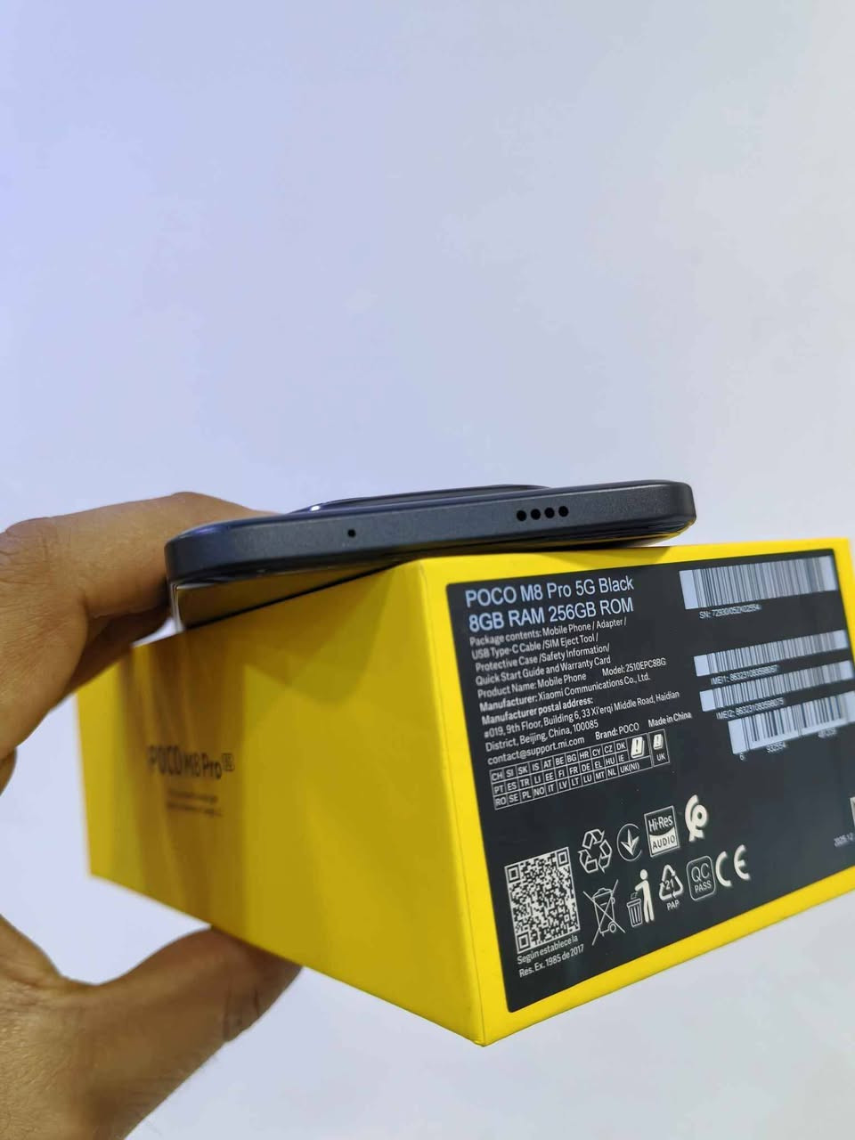 السلام عليكم للبيع POCO M8 PRO 5G استخدام يومين فقط يعني جهاز جديد وبحالة الوكالة كامل كل ملحقات الاصليه ذاكرة 256 عشوائية 16 جهاز كلش قوي بالمواصفات معالج قوي سناب دراكون 7sGen4  كامرات قويه وشحن سريع 100 واط بطارية قويه 6500 جهاز مقاوم للماء والصدمات معيار lP68 السعر ٣٦٠ الف مكاني البصرة *********** البصرة, العراق
