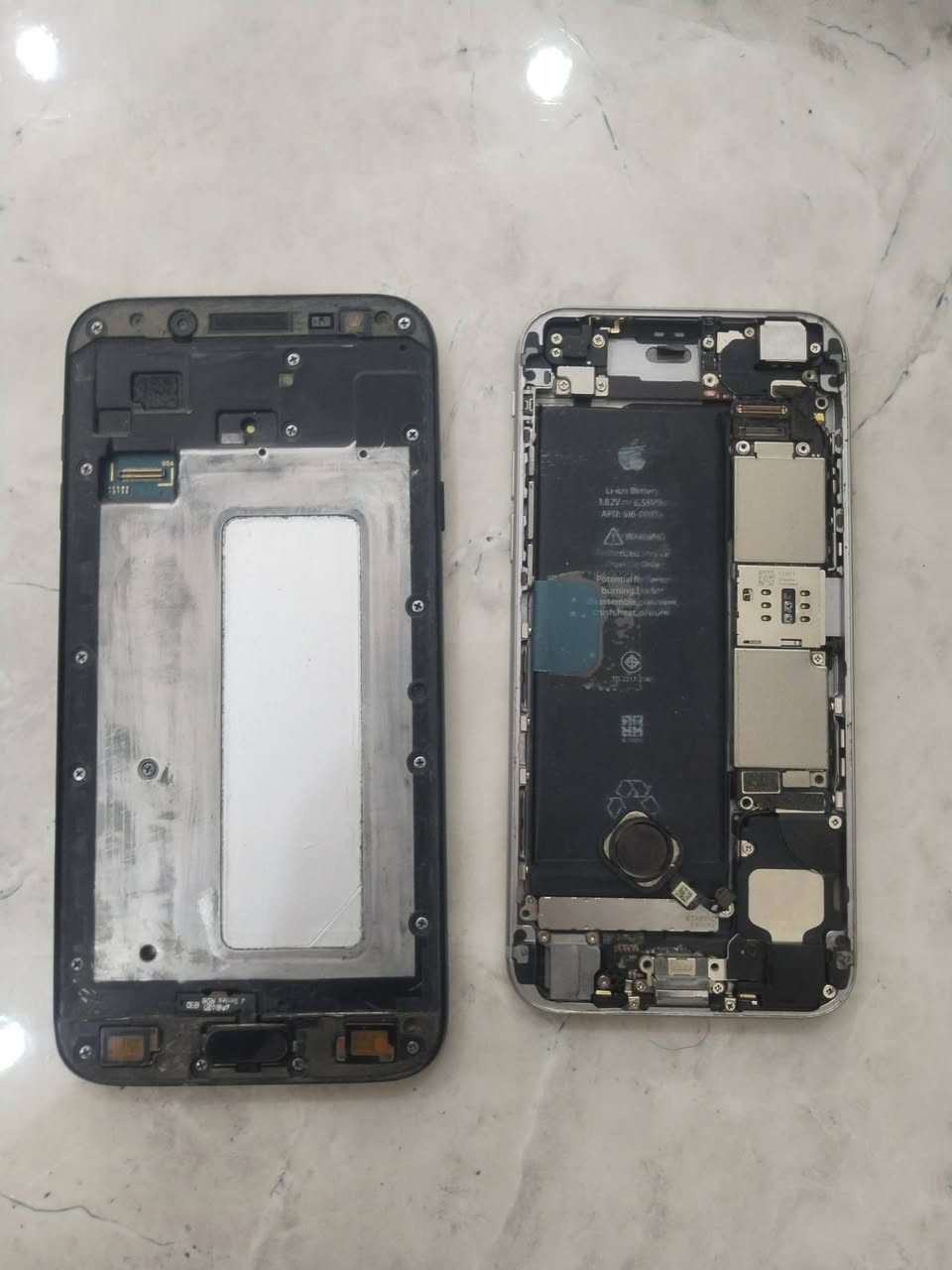J7 pro---6s نقصهن شاشات شغالات 100%
سعر الواحد 25
ذاكرتهم 64 
  ناصرية مركز 
***********
