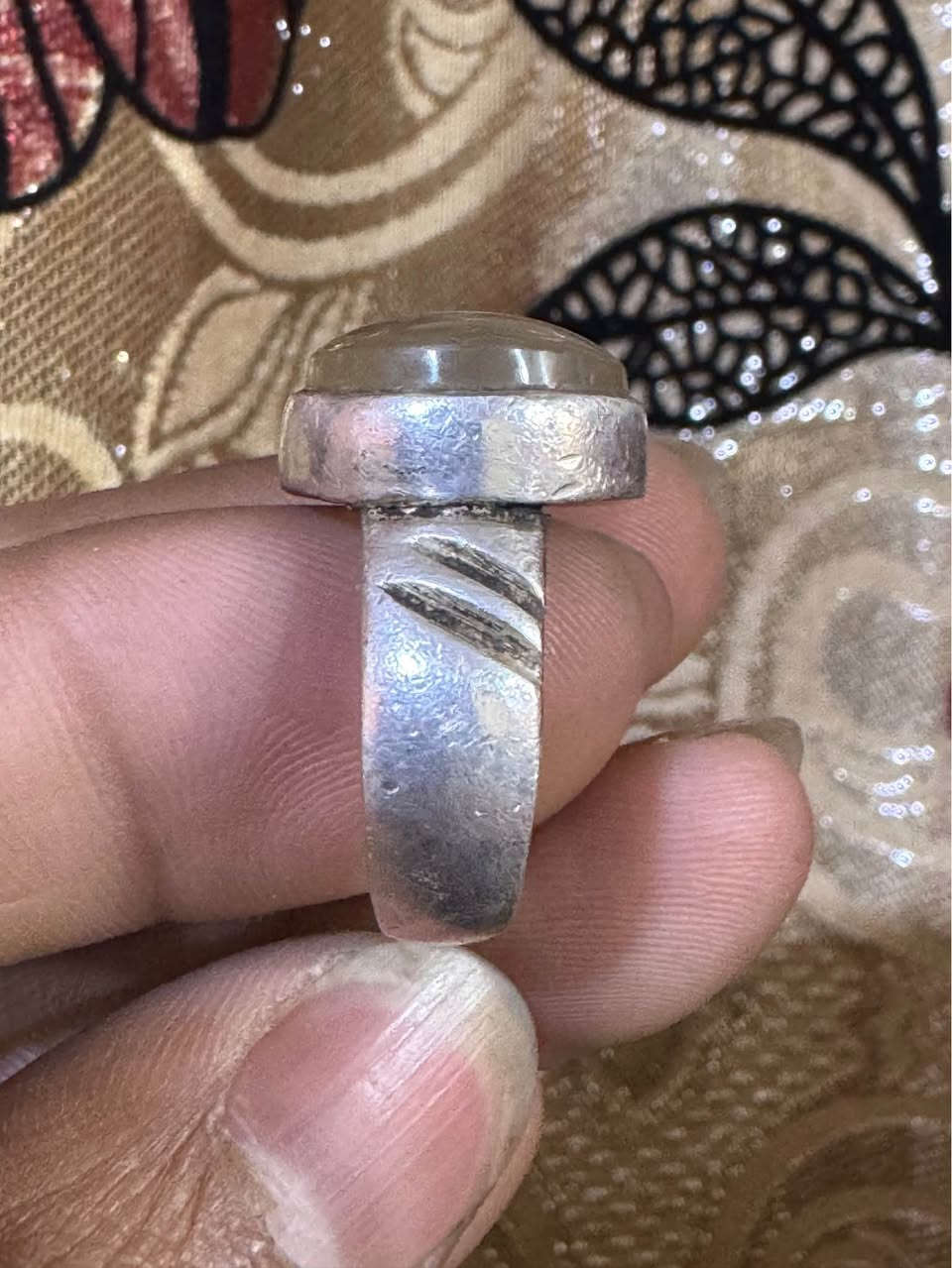 اللهم صل على محمد وال محمد 
خاتم عقيق يماني اصفر قديم
مخطوط / الله المقتدر
طلسم شرف الشمس قطعه جميله
مصاغ يدوي فضه عيار 925
مقاسها 20/21
يوجد توصيل كافة المحافضات البصرة, العراق


**إذا كنت صاحب هذا الإعلان وتريد حذفه لأي سبب، رجاءا أرسل رسالة إلى الدعم الفني**