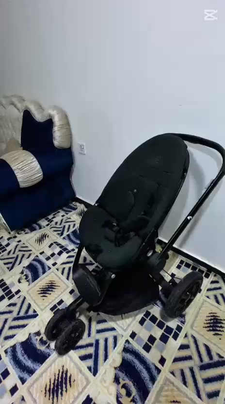 عربانه اطفال وتصير كرسي سياره للبيع السعر 35 ومتوفر توصيل ***********
