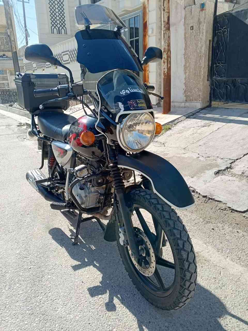 سلام عليكم بوكسر مديل ٢٢ مسجل ٢١ كامله من كهربائيات تايرات جدد مرقم بغداد بأسمي تحويل بنفس اليوم بيها بووم وفدراليات جامه اماميه هيه وغراضها بيها صوت مال راجز السلف فقط غير هذه ماكو كبل للشارع عنواني البياع سويب السعر مليون و 900 وبيها مجال بسيط استفسار رقم 
***********
