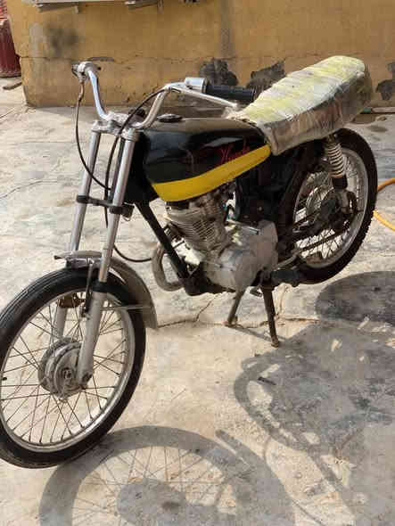 للبيع أكفلك عشاءر وتجي تاخذه من البيت اكفلك دراجه حلوه كاضه فقط كرنك امًا بستم ولفات وسلندر توه شادهن شاهد الله +كلجات 125للبيع قفل قفل 150+تخم تاير بل جيس ودبلات أمامي وهاذ رقمي ولمو شراي لا يتعبني فدوه ***********مكاني الزبير
