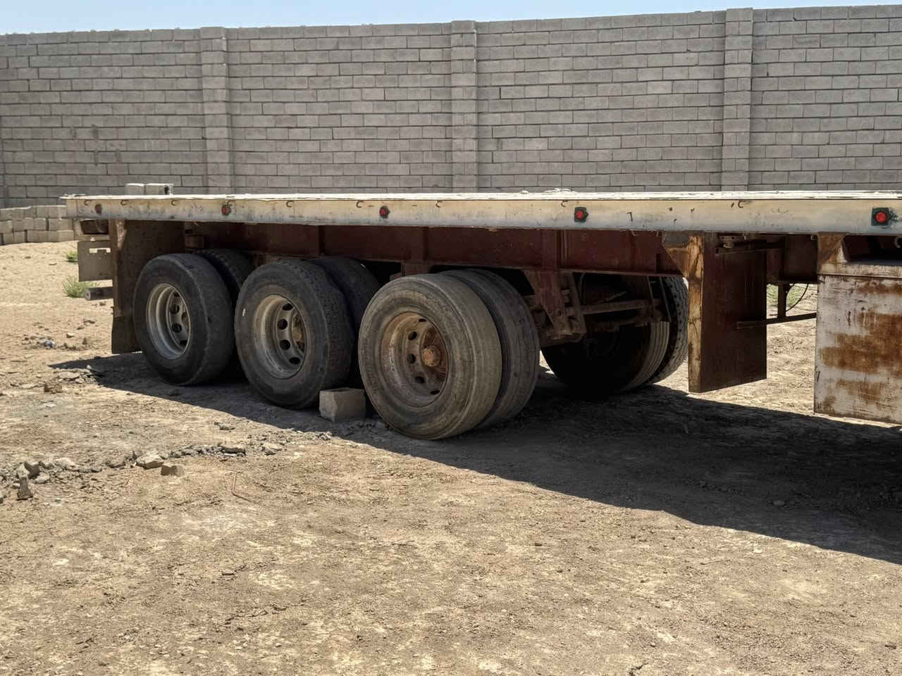 عربانه للبيع تلاثه محور حداديه صدر جديد المكان ديالى بعقوبه   الرقم ***********
