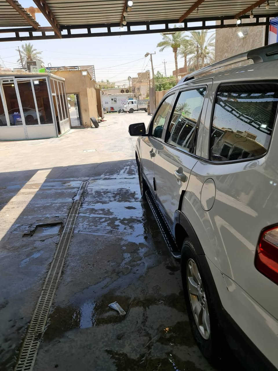للبيع موهافي ابيض موديل ٢٠١١ ماشية ٢٢٢ الف للتواصل***********
