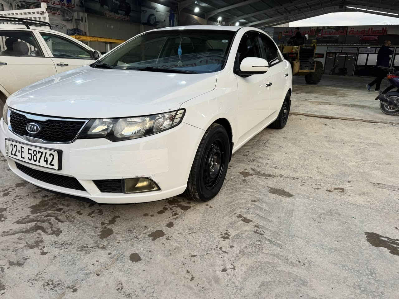 السلام عليكم / سيراتو مديل 12/ خليجي / رقم اربيل/ مواصفات
فتحه / اشاير مري حساسات / تحكم ستيرن / مواصفتها المعروفه / كير مكينه صدر دواخله كلشي جاهز ونضيف 
سياره بدون صبغ فقط بارد قليل بصفحة الصدر /.  عنوان 
الكاظميه / السعر 108 بيه مجال بسيط / ***********
