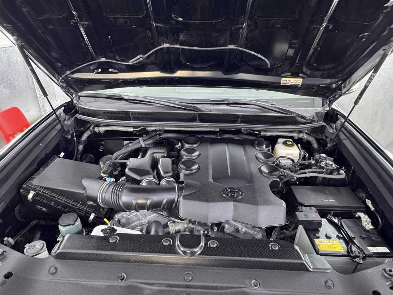 للبيع او مراوس برادو موديل 22 بحالة الوكالة جديده لوك ماشيه 20 الف فقط موصفات txr معروفه ، 
بيه فقط ع كد شبر بالدعميه الخلفيه صبغ ، 
رقم بغداد مكانه المنصور شارع 14 رمضان ، 
سعره 44000$ اربع دفاتر و 40 ورقه 
رقم تلفون ***********
