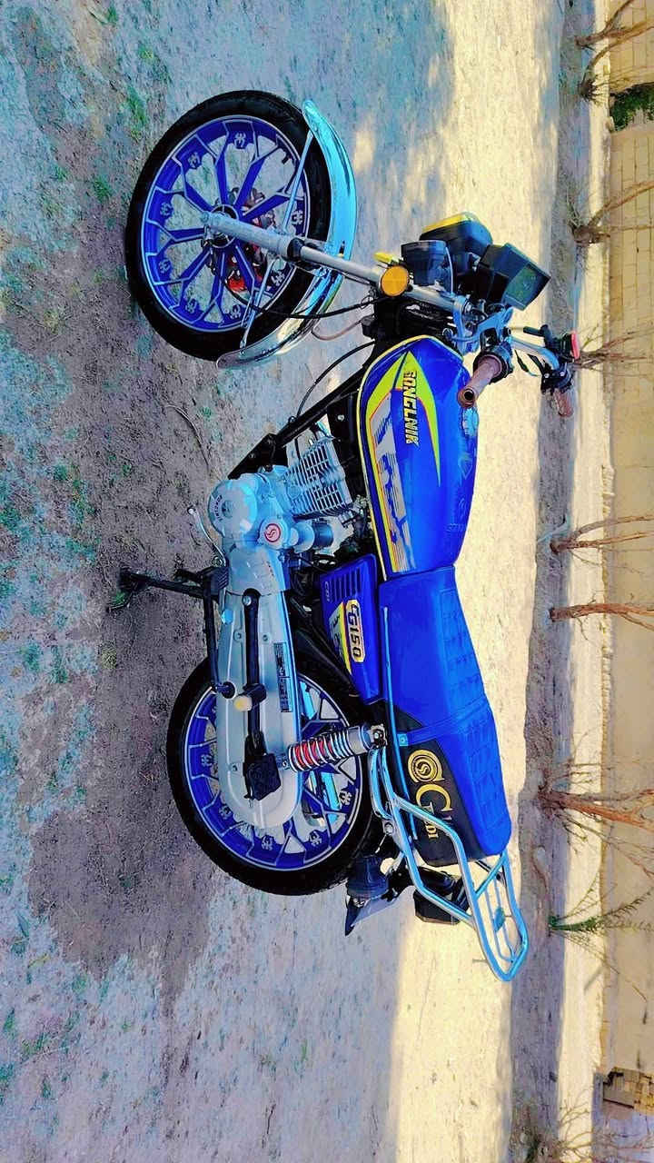 السلام عليكم دراجه للبيع 5 كير 2025 محركه 200 كلها شغال  تشتغل بصمه دراجه نظيفه وسعر 780 بيها مجال. مكاني نجف***********
