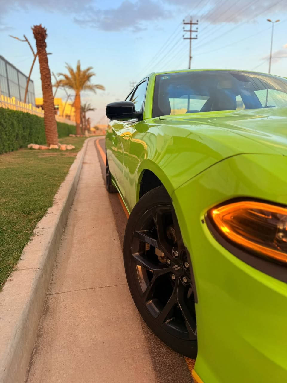 سلام عليكم
جارجر sxt plus : موديل : 2023
وارد امريكي : حادثهة جاملغ وبنيد 
لون مميز : تفاحي 💚
رقم بغداد 🔢
فول مواصفات : 
فتحة 
كشنات جلد + تدفة تبريد + خزن ميموري 
شاشة جبيرة 🖥️
ماشية 15 الف 
السيارة بلاك توب 
مواصفات sxt plus معروفة 
السعر :240 وبيهة مجال 
العنوان : بغداد شارع قطر الندى 📍
الرقم :***********
