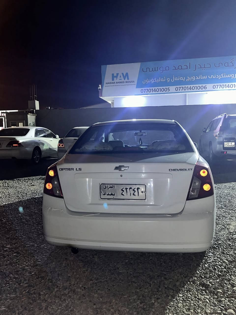 شۆفریت ئۆپترا   سپی ٢٠١٢ قیستەکانە  سەنەوی لەگەلدایە تەبرید سارد و گەرم لە شوینی خۆیدا  گیر ئۆتۆماتیک ٤ جام کارەبا ٤ تایەو ویلی لۆکی لە ژیردایە  سەقفی وەک شوشە وایە  کارەبای بەشەرت هەمویی ئیش دەکات چەملغی لای سەکنی  بەشی پێشەوەی لیدانی هەیە بەلام ناوی نەگرتووە پیش و دوای کەپسە  مەکینەی وەک سەعاتە شاشە ئایپاتە. ناوەوەی وەک شەریکە ماوە لۆک لۆکە سەیارەی مالانە هی مەعرەز نیە گێر و مەکینەی بەشەرتی ١٠ فیتەر. زەربەو لیدراوی نیە   لە ڕووبەرو لە رەسمەکە جوانترە 
سعرە ٥٣ماجال
***********
وەتس ئاپی لەسەرە
