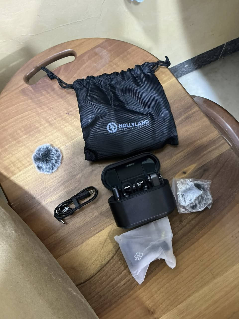 السلام عليكم ورحمة الله وبركاته
للبيع ميكرفون هولي لاند M2S 
توصيل كافة محافظات العراق 
جديد جداً مشحون ٢او ٣ للأمانة 
السعر ١٥٠ قفل قفل قفل 

ركز زين m2s مو عادي


**إذا كنت صاحب هذا الإعلان وتريد حذفه لأي سبب، رجاءا أرسل رسالة إلى الدعم الفني**