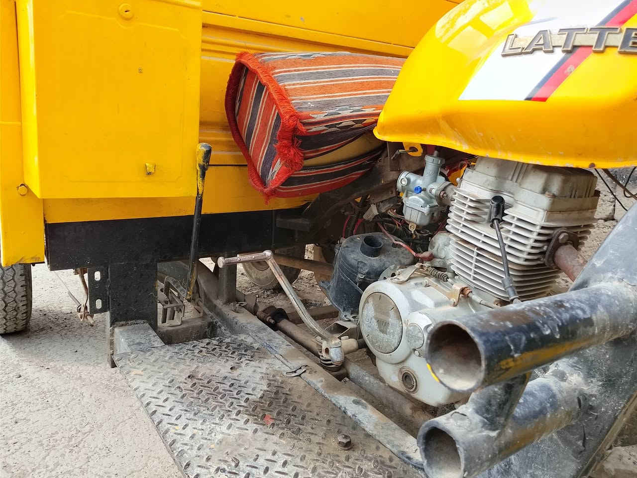 ستوتاليفان مديل 2014فحل وبيها فقسه، ثكيل وخفيف يعني واصله صوندات للئكسل مال فقسه هيه محركها، ليفان حجم200بس اني شايله وحاط مكانه دايوان اصلي بس بي خلل الثاني ميجي بس محركهاالائصلي موجودكامل حجمه 200هاذا وياهاانطي وسبيرها موجود ومحجرها موجود بس هيه شغاله مكاني بغداد البياع شقق حي السلام اوراقها موجوده السعر مليون وميتين 10200وبيها مجال
***********
