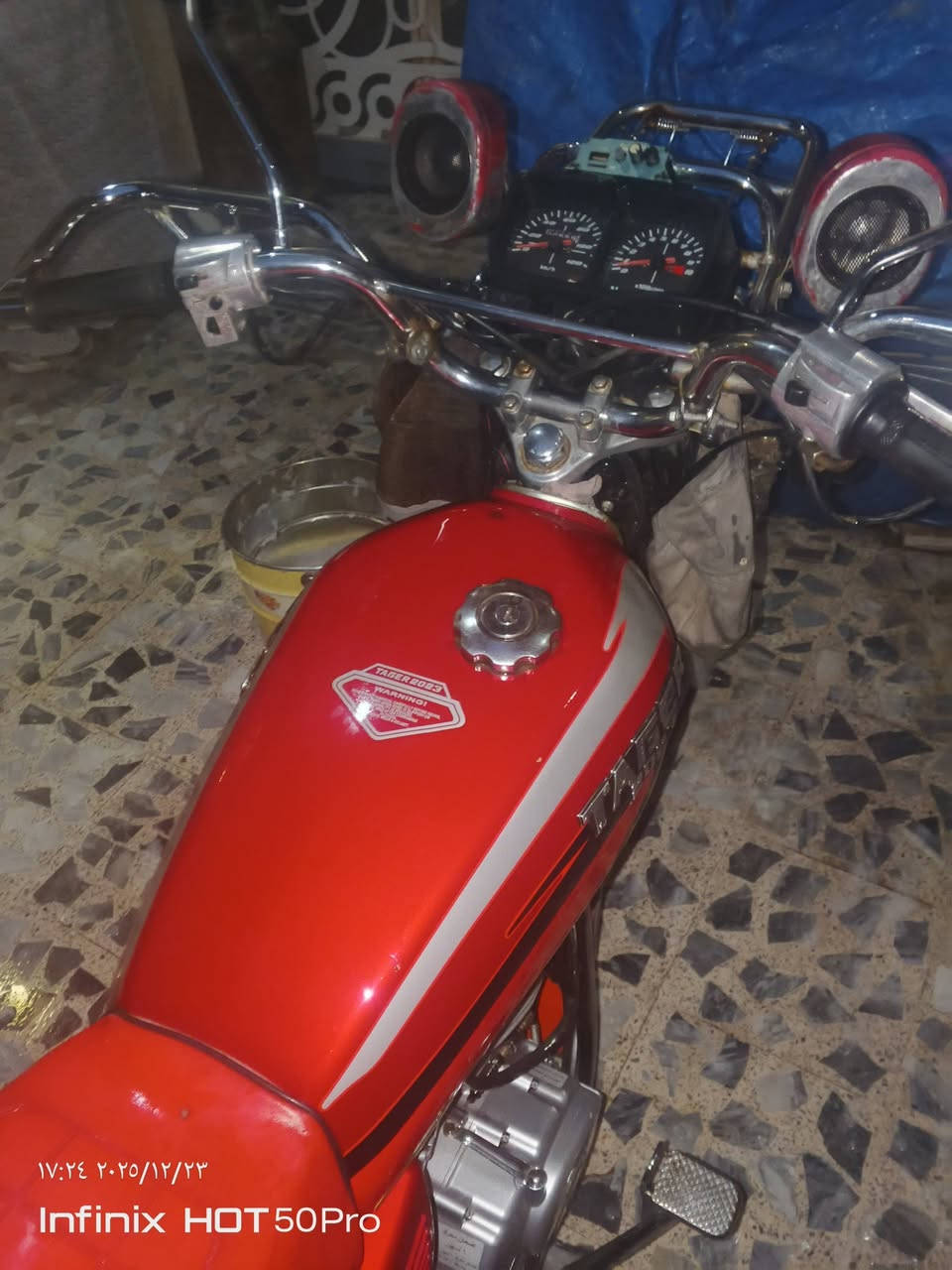 السلام عليكم ماطور تايكر 2023 نضيف برقي ما مطخوخ بي شرط المحرك نضيف السعر// 500 /***********
