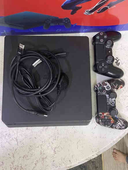 السلام عليكم بلي 4 سلم اخو الجديد ممستخدم هواي 
  
نضام ١١/٥٢ كبل يتهكر  ذاكره 1 تيره كامل ملحقاته كارتونه +

2 جوستك وحده اصليه /وحده تجاريه درجه اوله + كيبلات 

تشغيل سعره ٢٦٠ وبيه مجال مكاني بغداد رقم ***********

ملاحظه اني مكلف بل نشر
