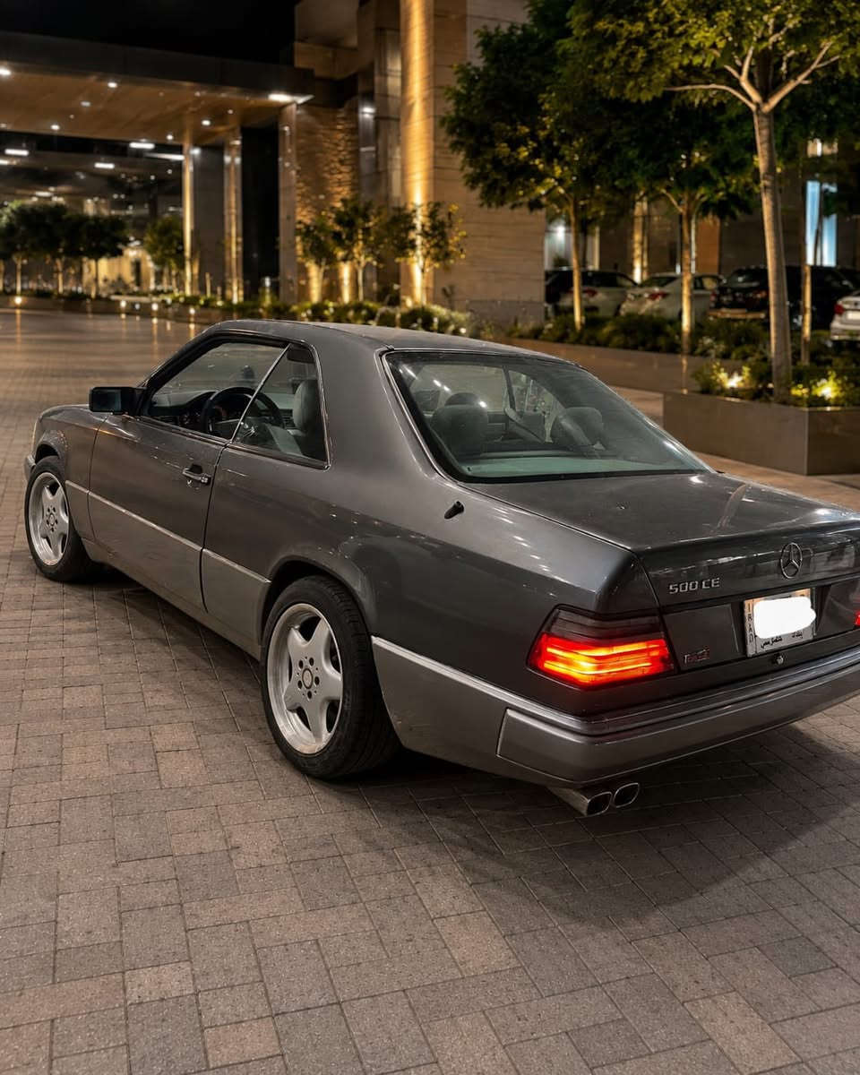 Mercedes-Benz C124 Coupé M113
Swap
موديل ١٩٩٤ رقم بغداد
عليها محرك M113 430 V8
ويلات تو سايز AMG 17 اصلي
داخل محدث
كشنات كهرباء
تبريد
سلايد
السعر (١٢٠ ورقة ) وبيها مجال
السيارة في بغداد
للتواصل ***********
